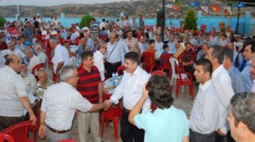 Ak Parti Kula İl&ccedil;e Teşkilatından İftar Yemeği