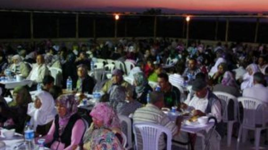 Karaman'da Yunus Emre K&uuml;lliyesi'nde Iftar Verildi