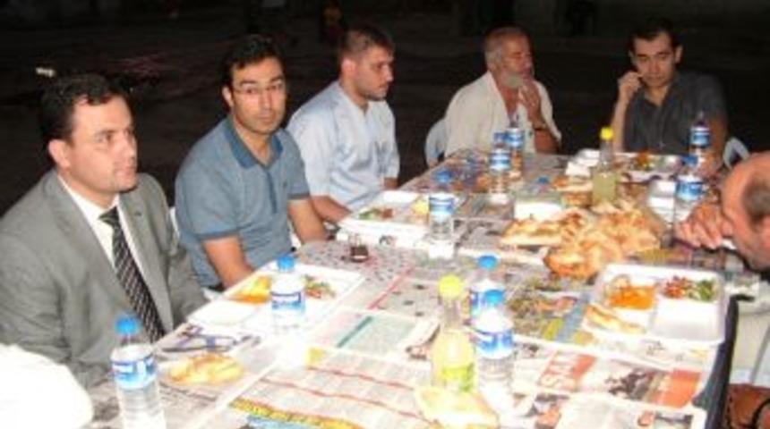 Hıdırağa Mahallesinde İftar Yemeği D&uuml;zenlendi