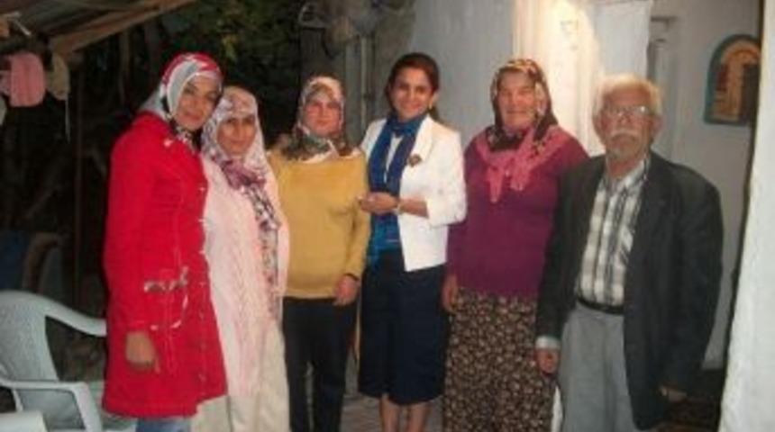 Ak Partili Kadınlar Her Akşam Bir Eve Konuk Oluyor