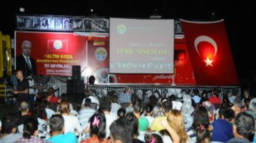 B&uuml;y&uuml;kşehir Belediyesi'nin 'Gezici Sineması' D&uuml;zi&ccedil;i&rsquo;nde