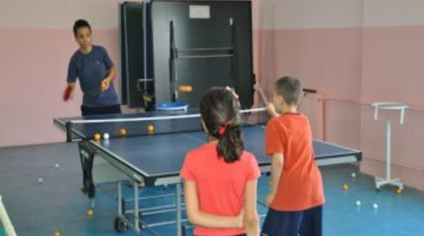 Masa Tenisine İlgi Artıyor