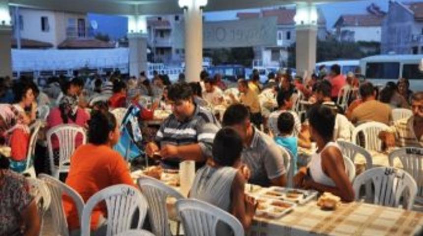 Başkan Saatcı, &Ccedil;atalarık Sakinleriyle Bir Araya Geldi