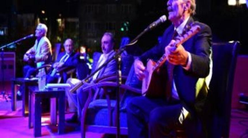 Yakutiye Kent Meydanında, &lsquo;aşık S&uuml;mmani&rsquo;ye Saygı&rsquo; Gecesi