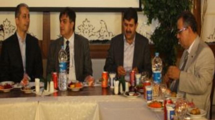 Y&ouml;k Başkanı &Ccedil;etinsaya, &Uuml;nder&rsquo;in İftarına Katıldı