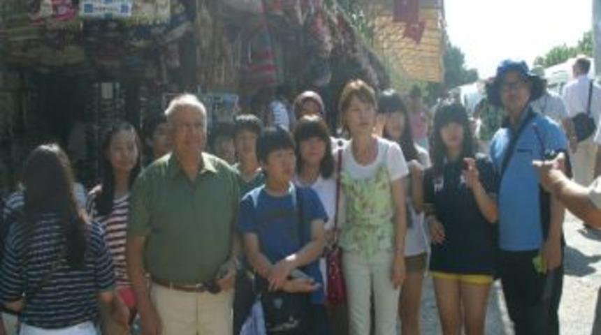 Koreli &Ouml;ğrenciler Efes &Ouml;ren Yerlerini Gezdi