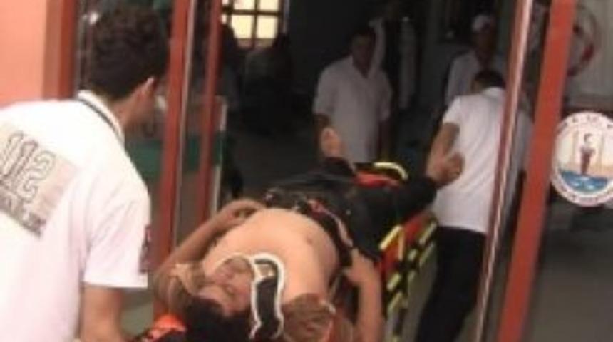 Motosiklet kanala u&ccedil;tu: 2 yaralı