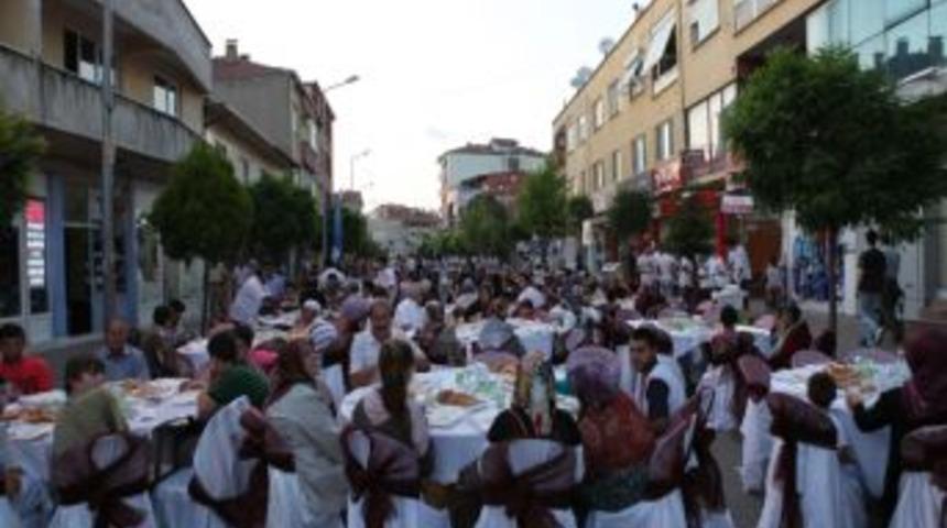 Ferizli&rsquo;de İftar Mutluluğu