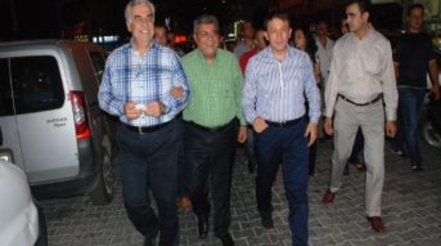 Ak Parti İl Başkan Ve Vekilleri, Akşam Y&ouml;r&uuml;k &Ccedil;adırında İftar A&ccedil;tı