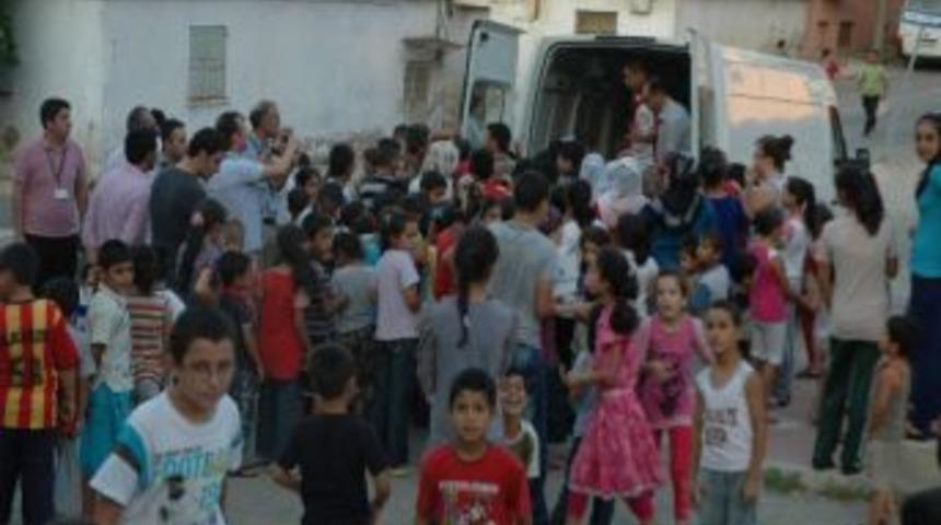 Standard Profil İhtiya&ccedil; Sahibi Ailelere İftar Yemeği Dağıtıyor