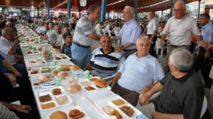 2 bin kişi iftar sofrasında buluştu