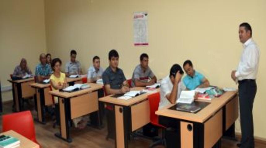 AG&Uuml;&rsquo;den Aday Memurlara Hizmet I&ccedil;i Eğitim Kursu