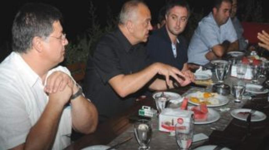 Başkan Erg&uuml;n Belediyesporlu Y&ouml;neticilerle Biraraya Geldi