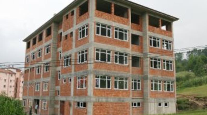 Tonya Meslek Y&uuml;ksekokulu Binası Yılbaşına Yetişecek