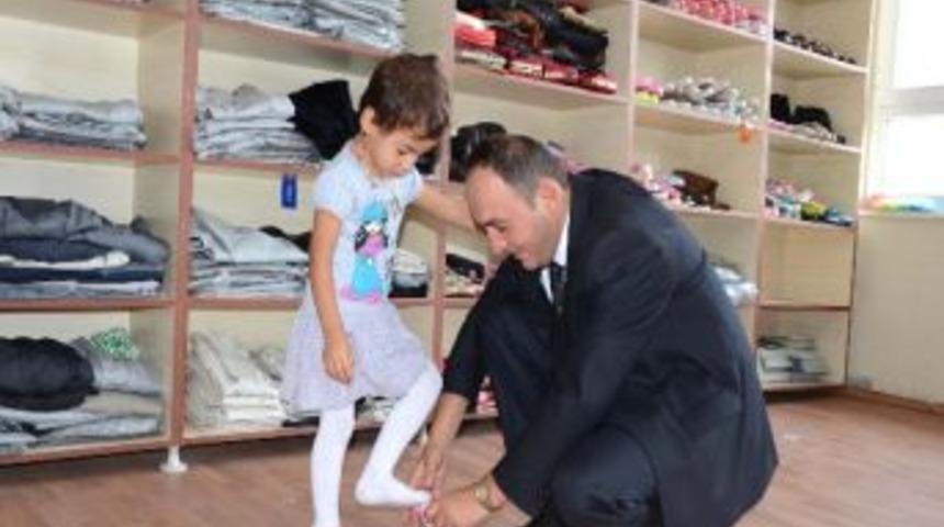 Karab&uuml;k&rsquo;te 2 Bin Kişiye Giyecek Yardımı