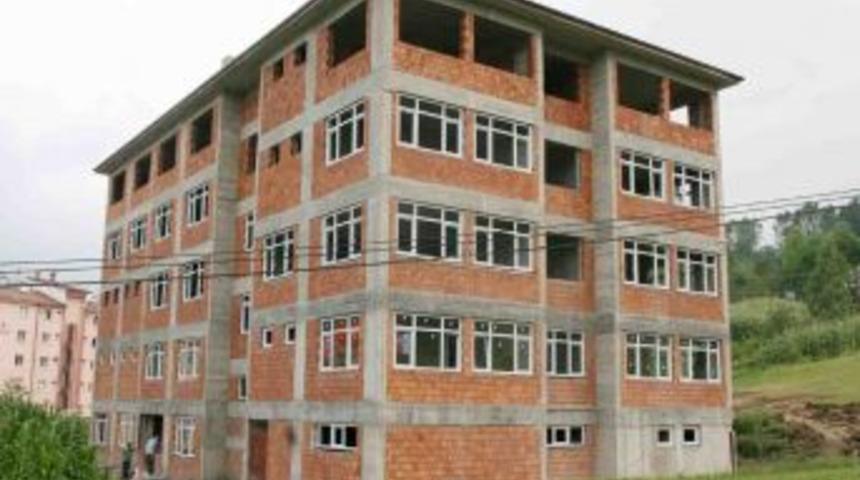 Tonya Meslek Y&uuml;ksekokulu Inşaatı Devam Ediyor