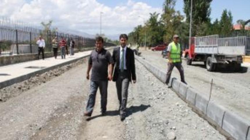 Başkan &Ccedil;akır, Yol &Ccedil;alışmalarını İnceledi