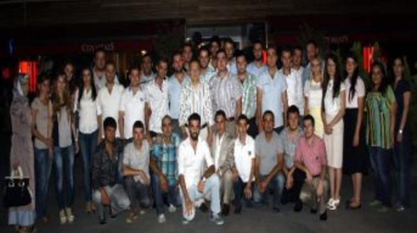 Milletvekili Uğur Gen&ccedil;lik Kollarına İftar Verdi