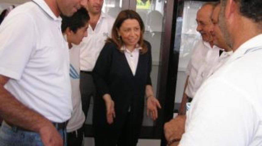 Ak Parti'li Milletvekili &Ccedil;alık Esnafı Ziyaret Etti