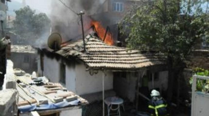 Soma&rsquo;da Ev Yangını