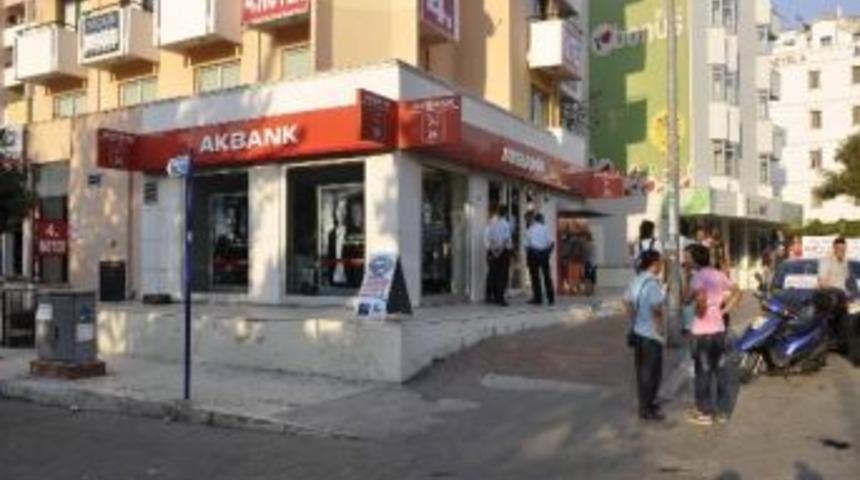 İntihar Eden Banka G&uuml;venlik&ccedil;isi Hayatını Kaybetti