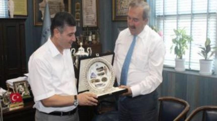 Batman&rsquo;a Atanan Vali Arslan, K&ouml;rfez&rsquo;den De H&uuml;z&uuml;nle Uğurlandı