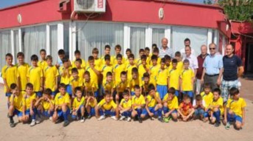 Alaplı Belediye Spor Kul&uuml;b&uuml; Yaz Futbol Okulu Sona Erdi