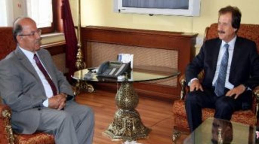 Yeni Rekt&ouml;r Kocacık Vali Ali Kolat&rsquo;ı Ziyaret Etti