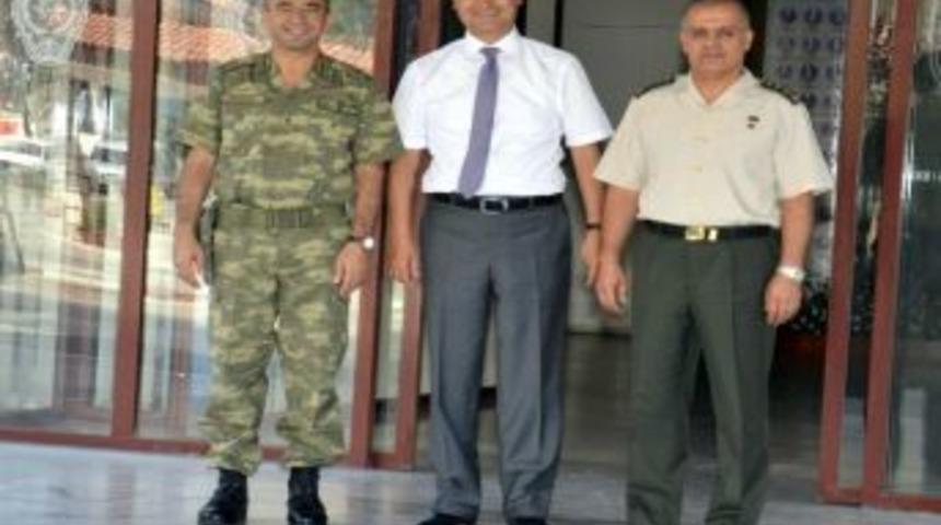Komutanlardan Emniyet M&uuml;d&uuml;r&uuml;ne Veda Ziyareti