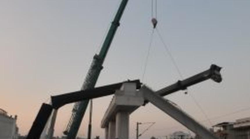 17 Tonluk Kiriş, Tren Raylarının &Uuml;zerine D&uuml;şt&uuml;