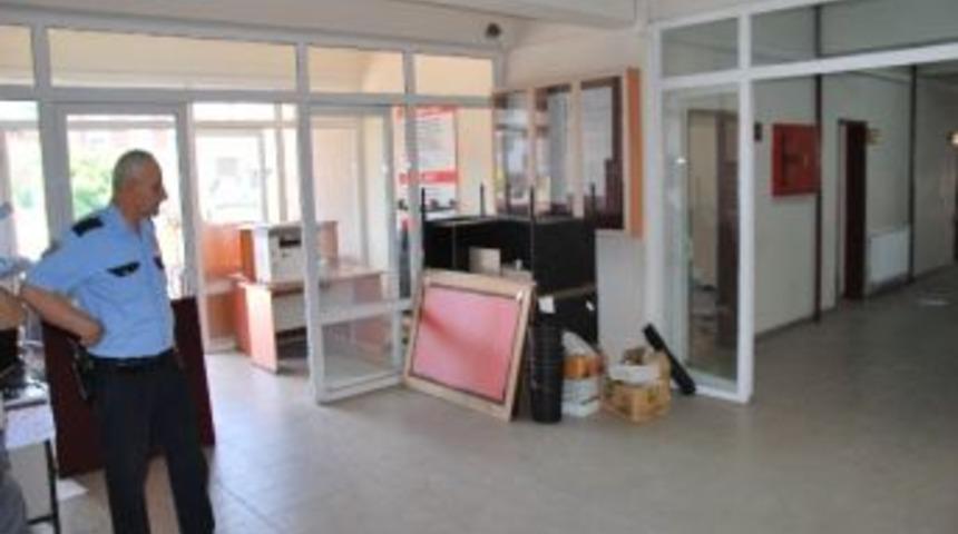 Kapanan Adliyeler Taşınmaya Başladı