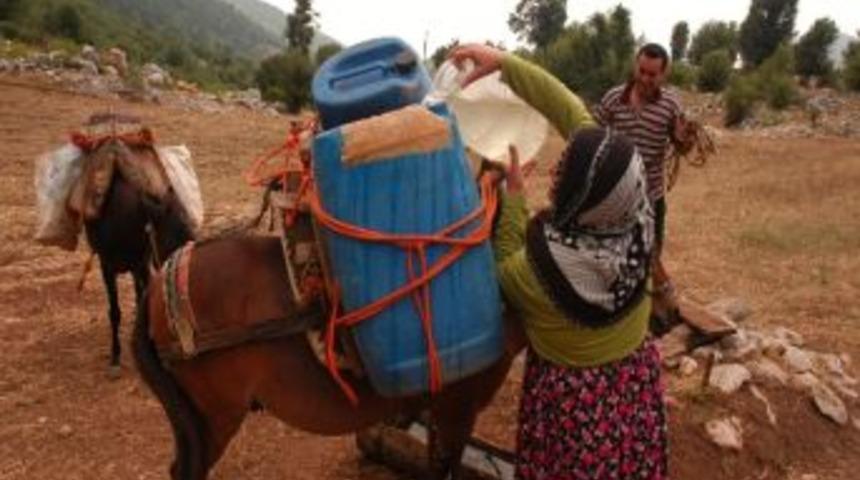 K&ouml;yde Yol Ve Su Sorunundan 20 Yılda 15 Kişi &Ouml;ld&uuml;
