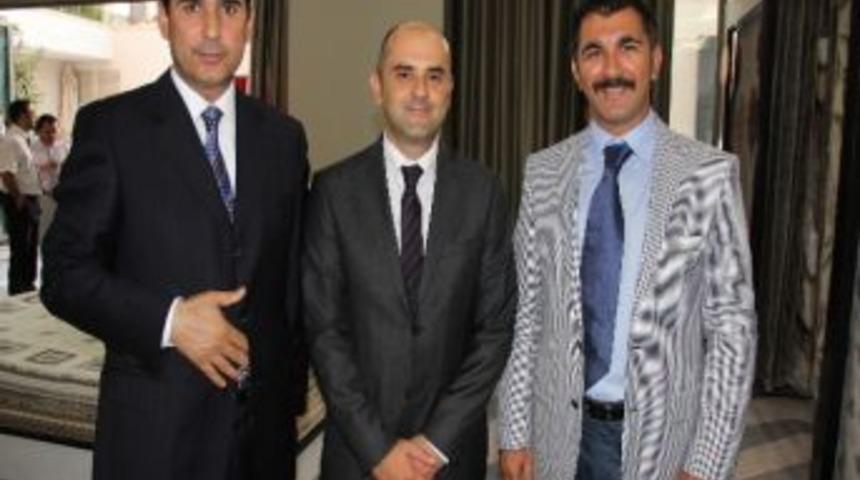 Bu Halılar Hem B&uuml;y&uuml;klerin Hem K&uuml;&ccedil;&uuml;klerin İlgisini &Ccedil;ekti