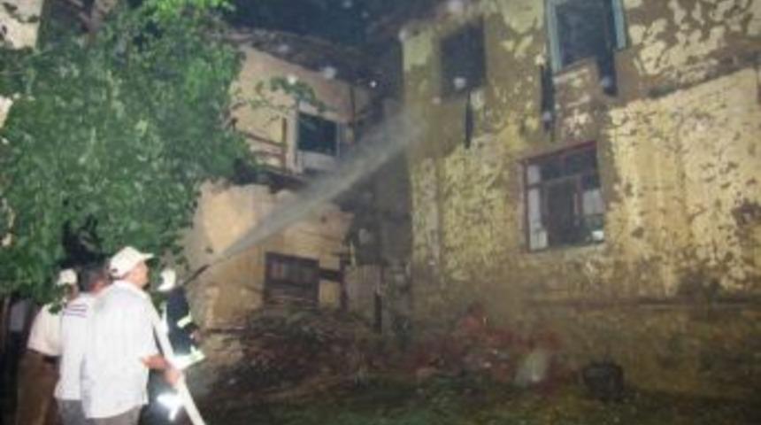 Hisarcık'ta Ev Yangını