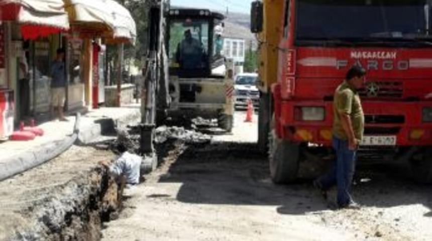 Yavuzeli İl&ccedil;esinin Su Sıkıntısı &Ccedil;&ouml;z&uuml;l&uuml;yor