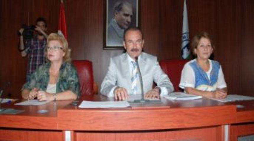 İzmit Belediyesi Meclisi Toplandı