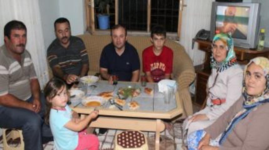 AK Parti Giresun İl Başkanı &Ouml;zt&uuml;rk, Iftar Sofralarına Konuk Oluyor
