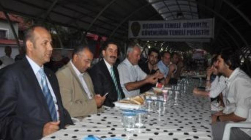 Bakan Yardımcısı Cartumur, Halk İftarında