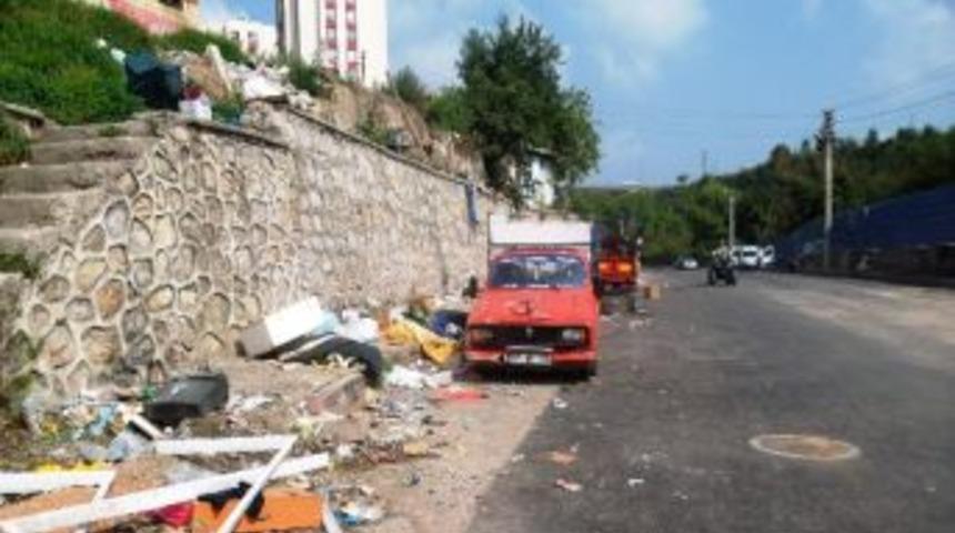 Bahariye Caddesi Yine Kirletildi