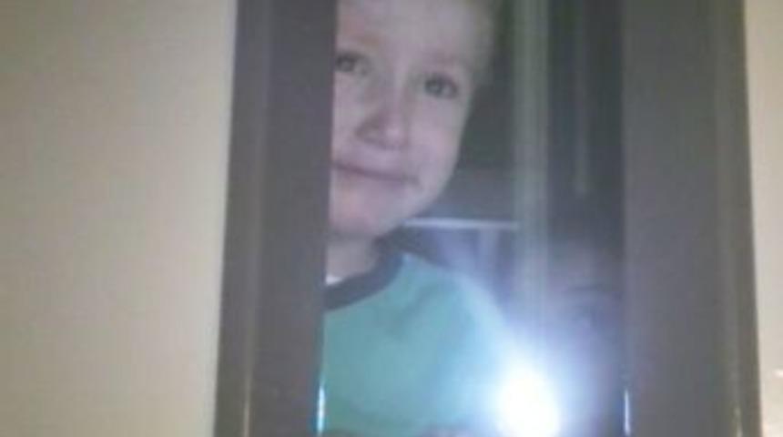 Asansörde Mahsur Kalan Aileyi İtfaiye Kurtardı