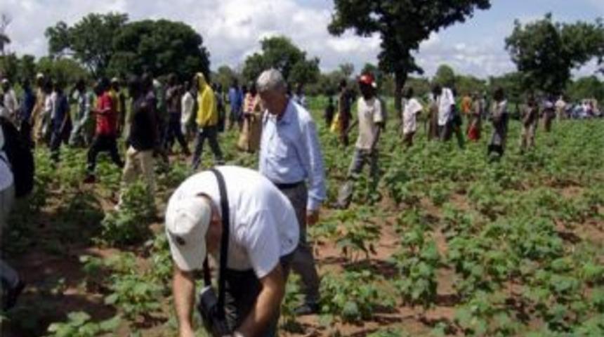 Cumhurbaşkanının G&ouml;revlendirdiği Nazilli Pamuk Benin&rsquo;de