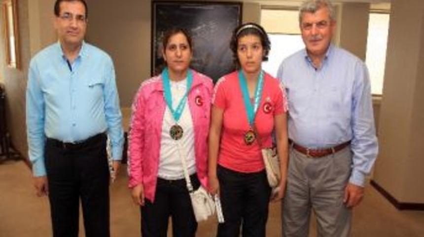 Karaosmanoğlu Engelli Haltercileri Ağırladı