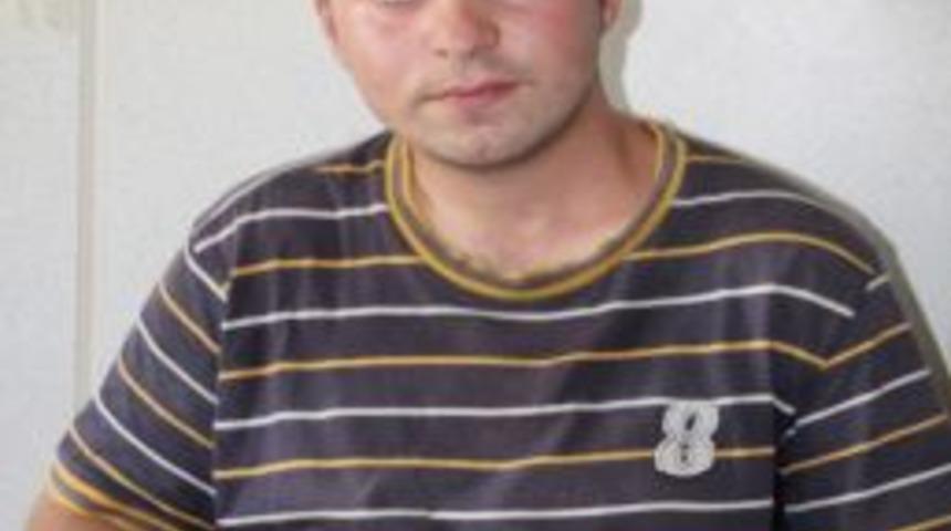 Bir Senedir Kayıp Annesini Arıyor