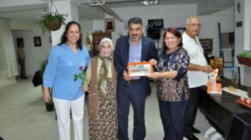 ADSİAD, yaşlıları unutmadı