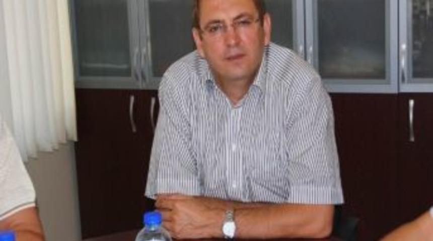 K&uuml;&ccedil;&uuml;kk&ouml;y Belediye Meclisi 10 Genci Yurt Dışına G&ouml;nderme Kararı Aldı