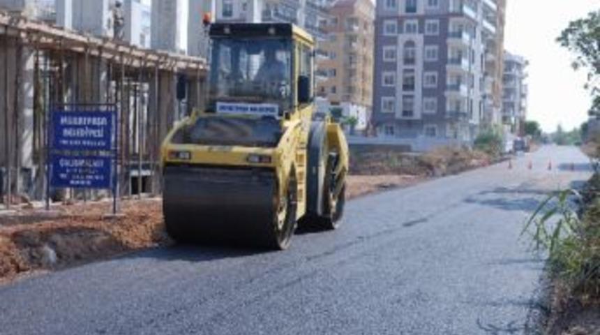 Muratpaşa&rsquo;dan Doğuyaka Ve G&uuml;zeloba&rsquo;ya Sıcak Asfalt