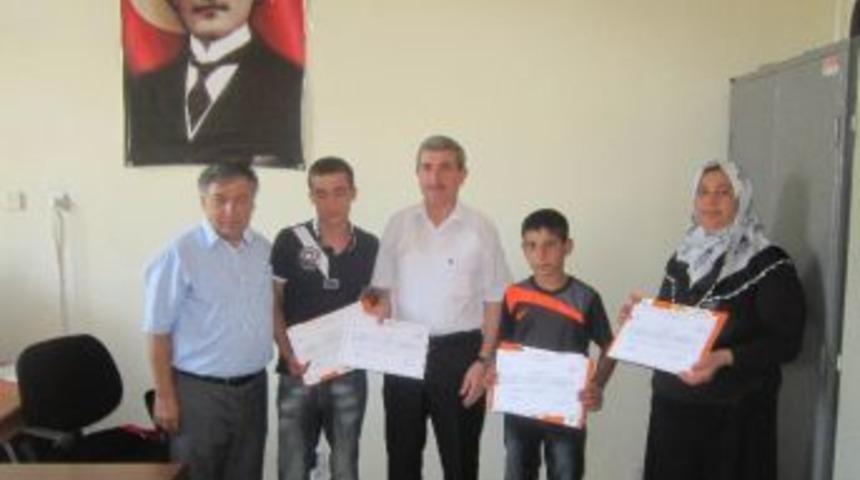 Doğalgaz Kursuna Katılan &Ccedil;ocuklar Belgelerini Aldı