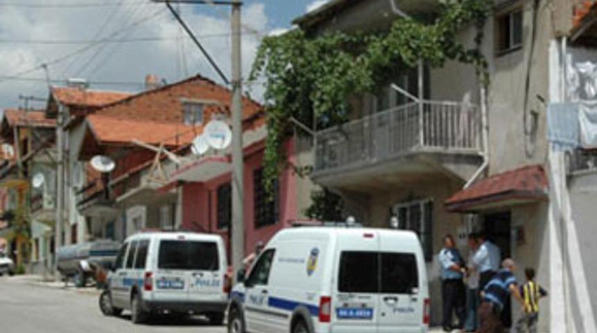 Liseli kız kendini astı