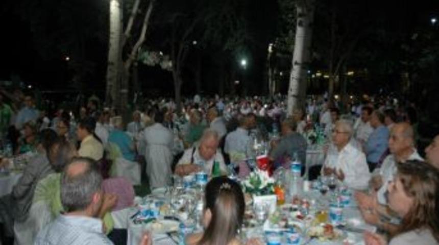 Mosb&rsquo;dan İftar Yemeği