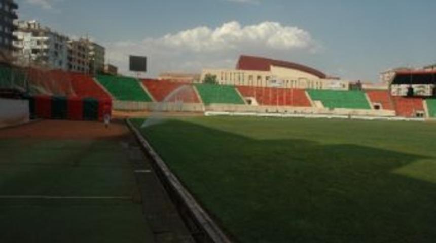 Atat&uuml;rk Stadı Yeni Sezona Hazır